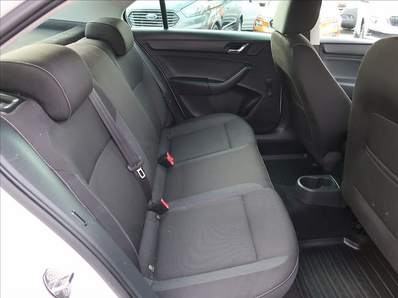 Škoda Rapid 1,2 TSi,63kW,Klima - fotka 18 z 22