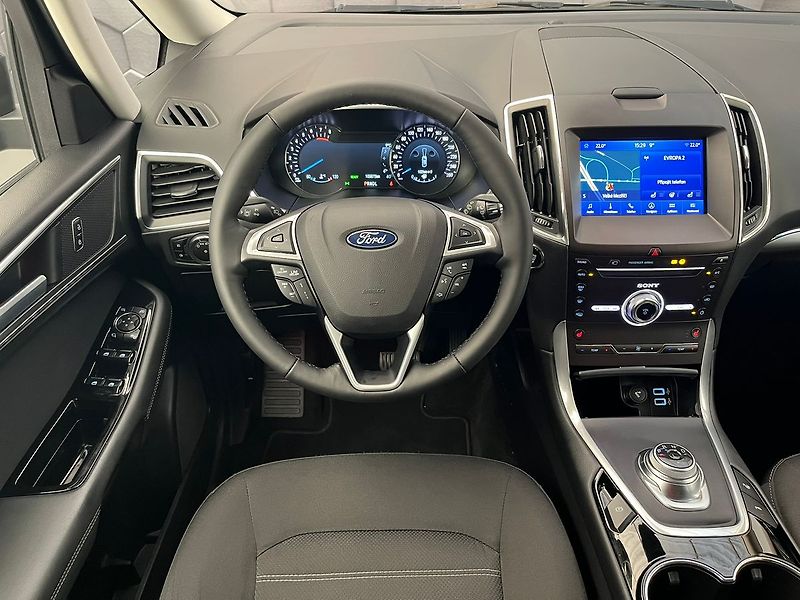 Ford Galaxy (2023) 2.5 HEV Titanium 7míst - fotka 7 z 69