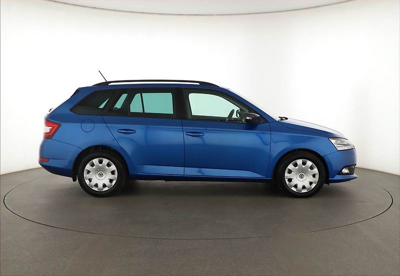 Škoda Fabia (2022) 1.0 TSI, Automat, ČR,1.maj - fotka 6 z 13