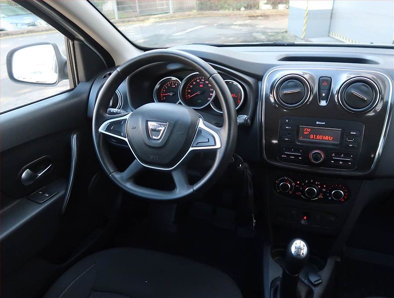 Dacia Sandero (2017) 1.2 16V - fotka 7 z 19
