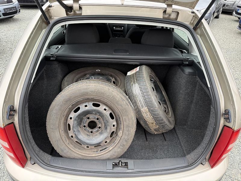 Škoda Fabia 1.2 12V KLIMA - fotka 12 z 13