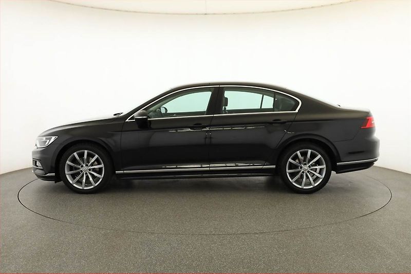 Volkswagen Passat (2018) Highline 2.0 TDI, Kůže - fotka 3 z 16