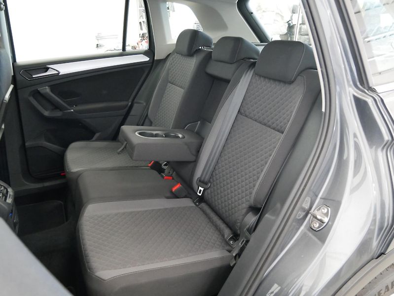 Volkswagen Tiguan - fotka 25 z 27