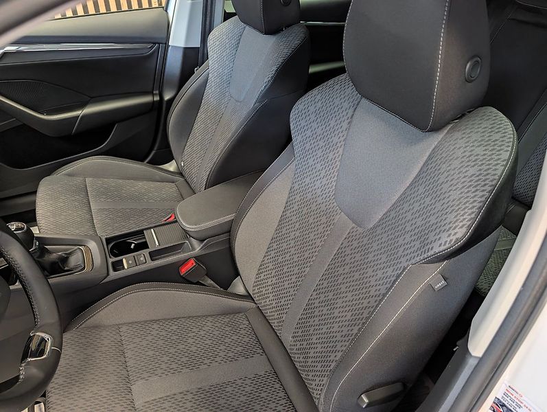 Škoda Octavia 1.5 TSI STYLE PLUS - fotka 14 z 33