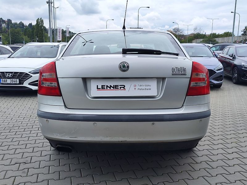 Škoda Octavia 1.6 FSI/85kW Elegance - fotka 6 z 25