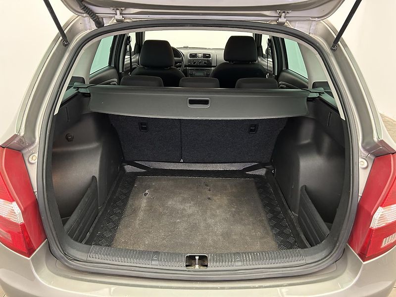 Škoda Fabia 1.2 TSI Ambiente - fotka 18 z 22