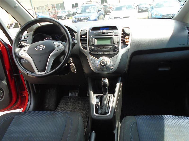 Hyundai ix20 1,6 - fotka 17 z 24