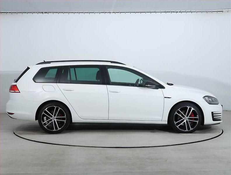 Volkswagen Golf (2016) 2.0 TDI GTD, Serv.kniha, Navi - fotka 6 z 20