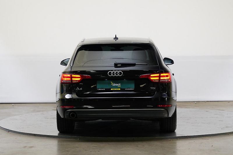 Audi A4 - fotka 6 z 26