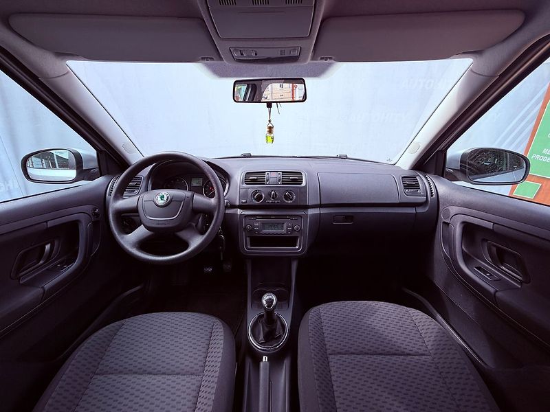 Škoda Fabia 1.2 TSi Ambiente, Serviska - fotka 15 z 22