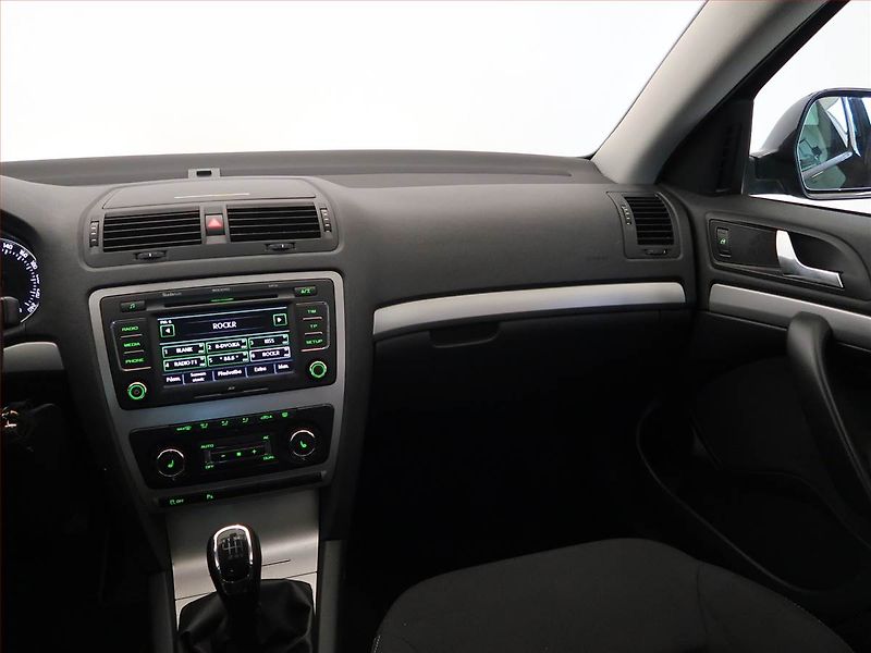 Škoda Octavia (2011) 1.6 TDI 4x4, 4X4, Tempomat - fotka 8 z 14