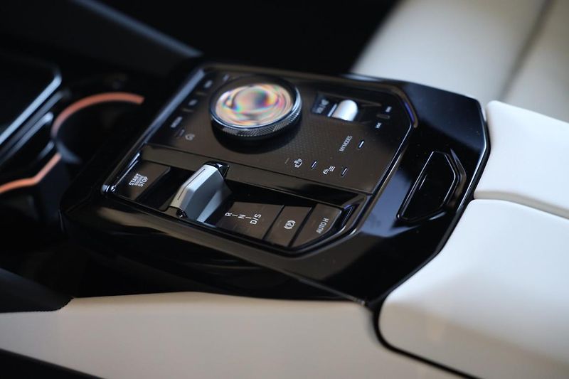 BMW Řada 5 540d xDrive Touring - fotka 12 z 18
