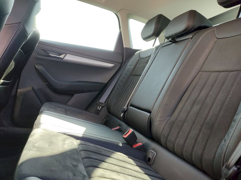 Škoda Karoq (2022) Executive 2,0 Tdi 110 Kw 4x4 D - fotka 23 z 33