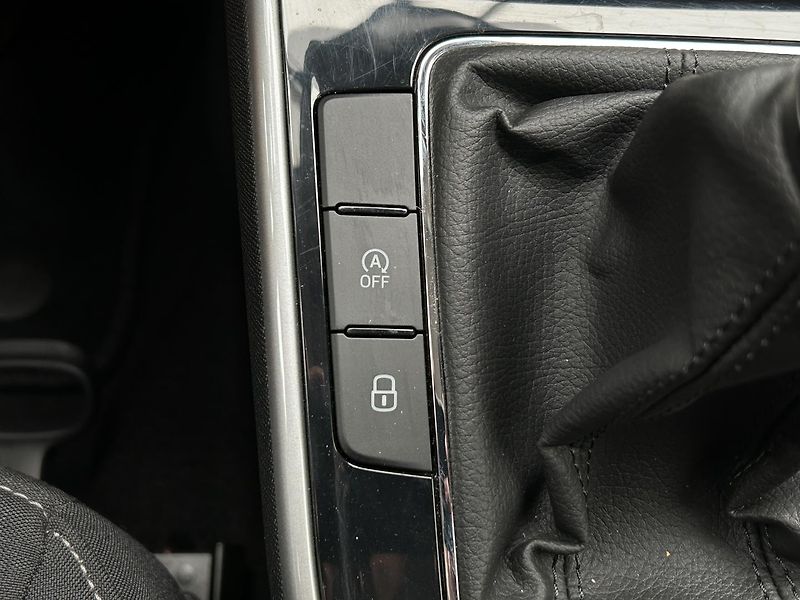 Škoda Fabia 1.0 TSI Top selection - fotka 17 z 27