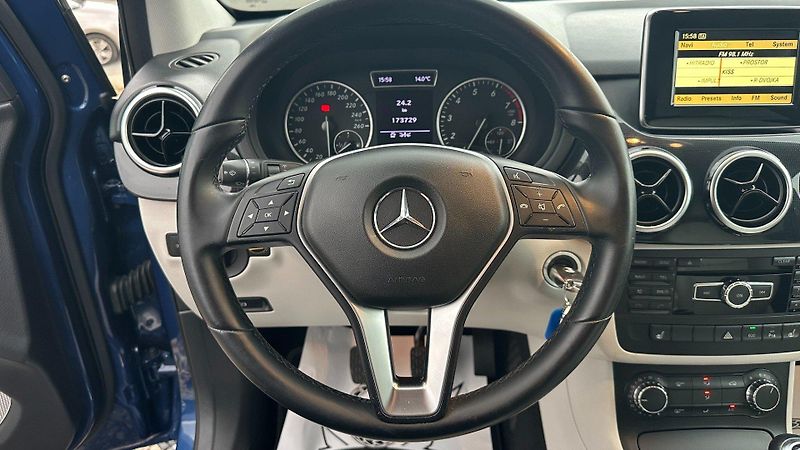 Mercedes-Benz Třídy B (2011) B200i 115kW *ALU*Kůže*PDC* - fotka 13 z 22