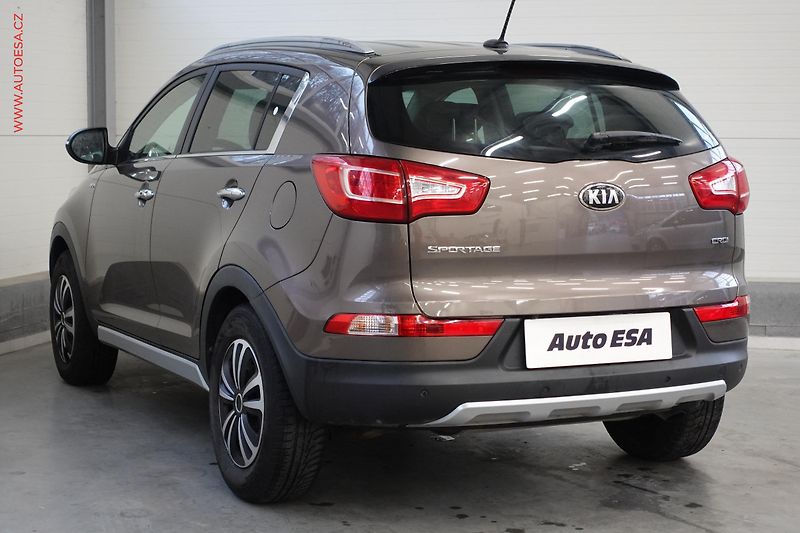 Kia Sportage (2014) 2.0CRDi 4x4, Xenon, navi - fotka 6 z 22