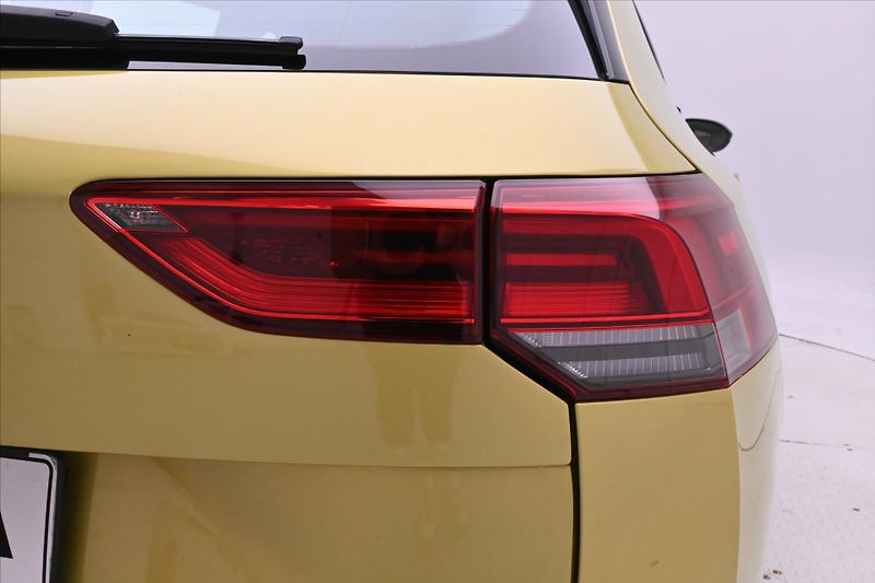 Volkswagen Golf 1,5 TSI 96kW Life Záruka až 5 - fotka 28 z 30
