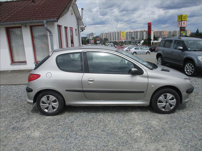 Peugeot 206 1,4 i,klima,serv.kniha,CZ - fotka 5 z 17