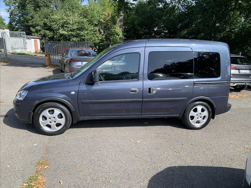 Opel Combo 1,6 CNG - fotka 8 z 18