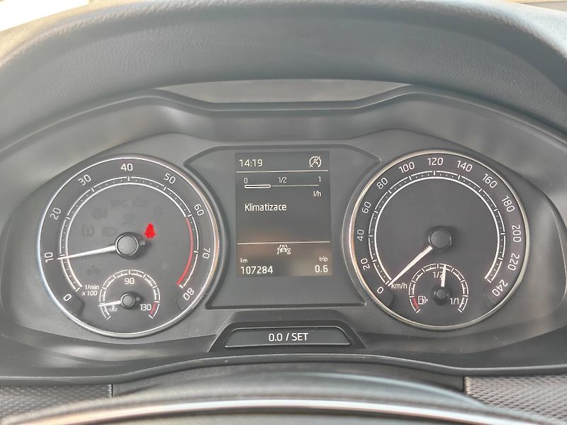 Škoda Kamiq Ambition 6MP 1,0TSI - fotka 12 z 22