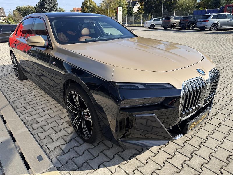 BMW Řada 7 (2024) 40XD 220kW M-PAKET INDIVIDUAL! - fotka 11 z 44