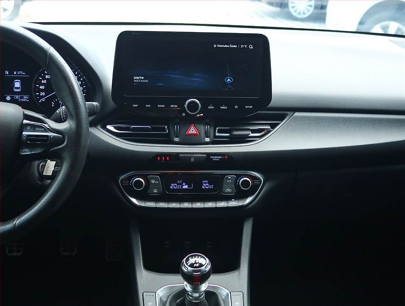 Hyundai i30 (2023) N-Line 1.5 T-GDI - fotka 12 z 19