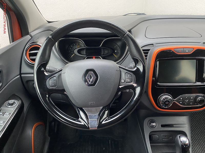 Renault Captur (2015) 1.2 TCe, Intense, AT, navi - fotka 11 z 17