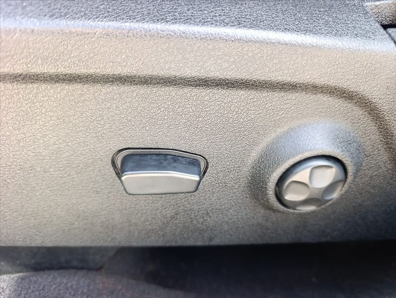 Fiat Freemont 2,0 MULTIJET 7MÍST AWD AT NAVI - fotka 36 z 41