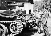 Po příjezdu do osvobozené vlasti byly tanky Cromwell středem pozornosti.