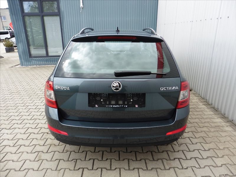 Škoda Octavia 1,6 TDi III Combi Style - fotka 13 z 18