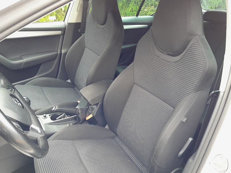 Škoda Octavia 2.0 TDI 4x4 110 kW - fotka 18 z 24