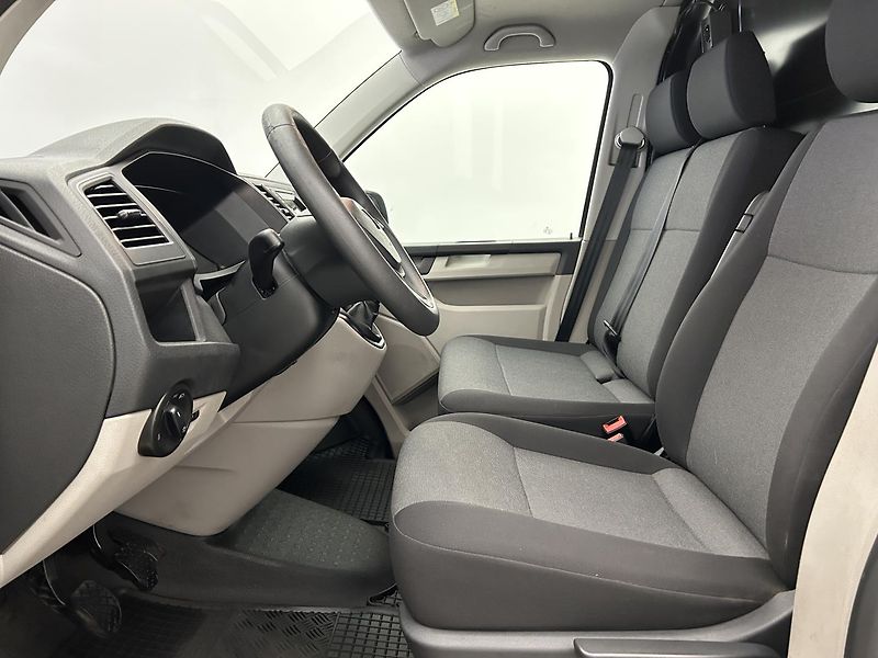 Volkswagen Transporter 2.0 TDI Long - fotka 13 z 22
