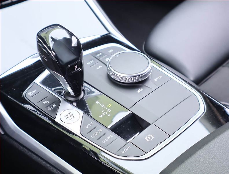 BMW Řada 3 (2020) 330 d xDrive, 4X4, Automat - fotka 12 z 18