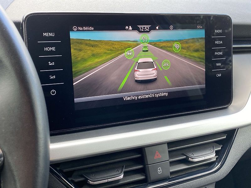 Škoda Scala (2023) 1.0 TSI DSG Ambition - fotka 14 z 31
