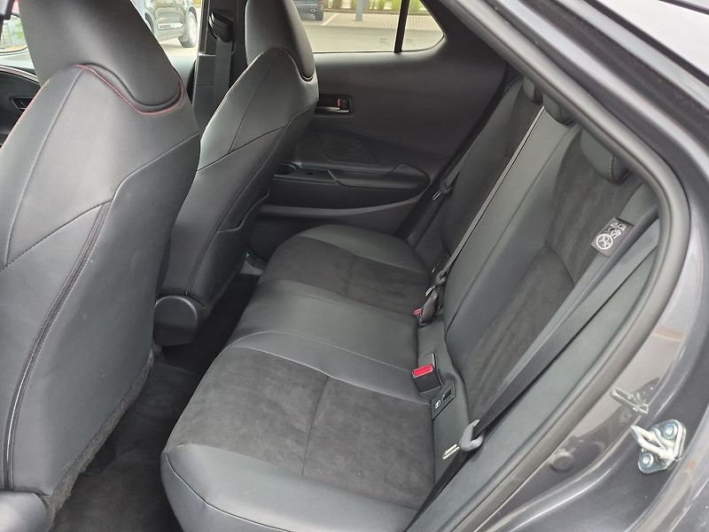 Toyota C-HR 2.0 HEV CVT 4X4 GR SPORT Premi - fotka 11 z 27