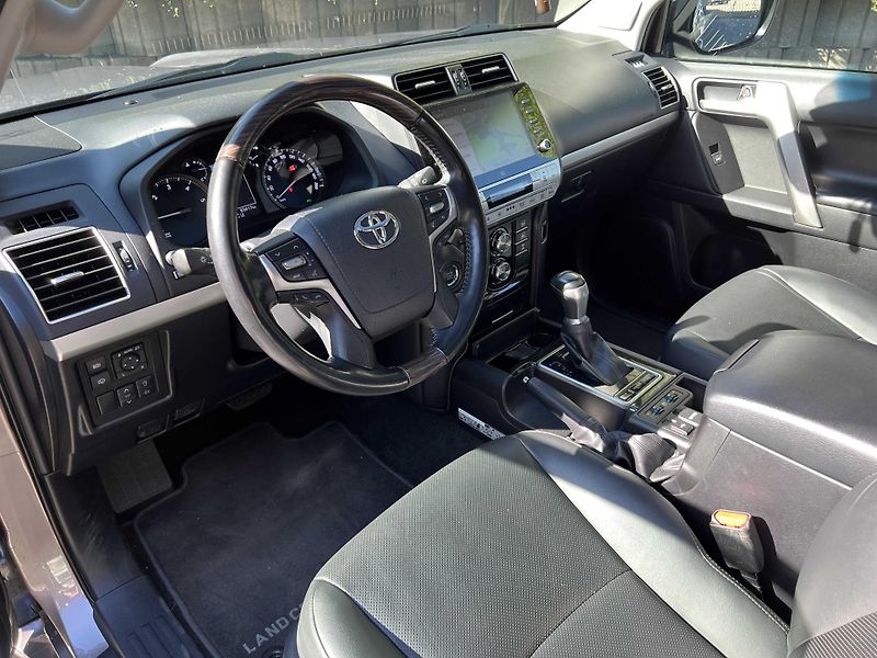 Toyota Land Cruiser 150 SERIES 2.8 D-4D 4WD 6AT - fotka 9 z 27