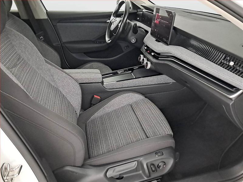 Škoda Superb (2024) 2.0 TDI - fotka 9 z 23