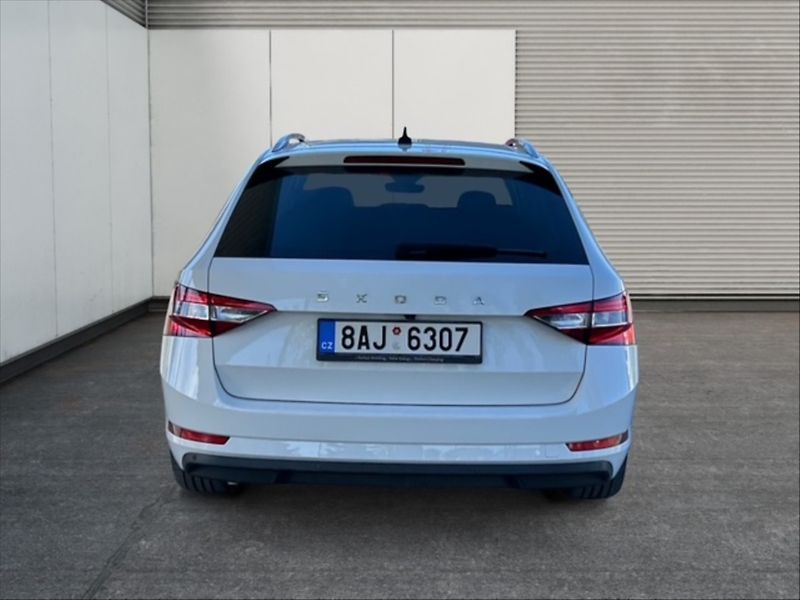 Škoda Superb 2,0 TSI 140 Style DSG - fotka 5 z 11