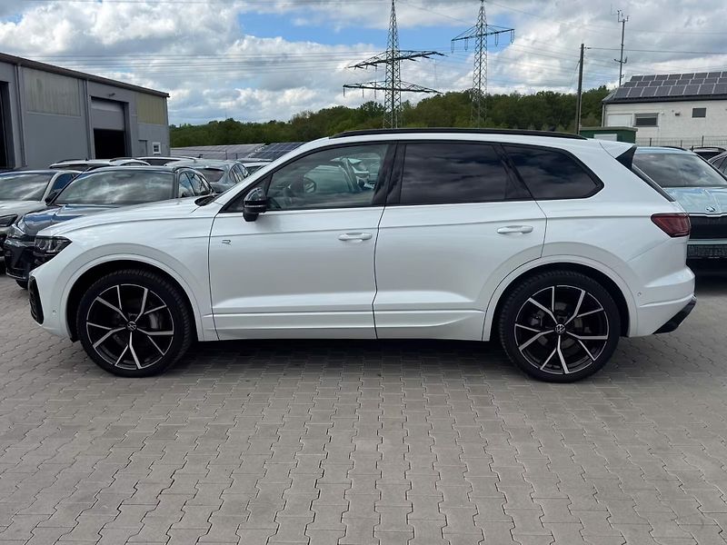 Volkswagen Touareg TDI 210kW R-Line Pano HuD DYN - fotka 4 z 28