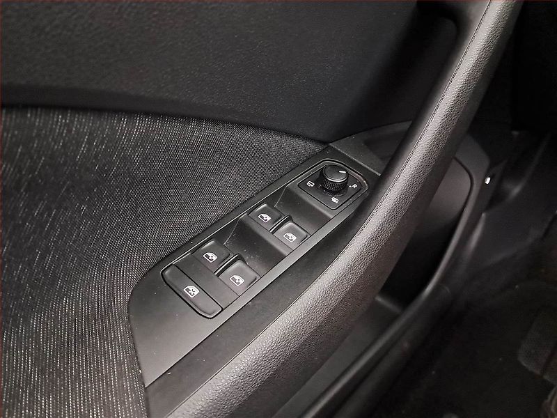 Škoda Kamiq (2020) 1.6 TDI, Navi, Tempomat - fotka 20 z 20