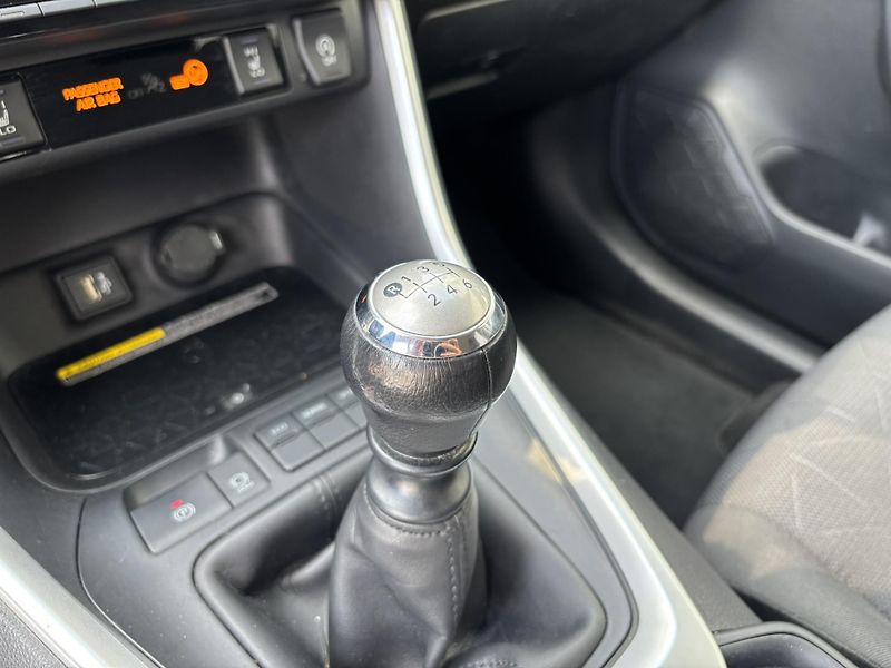 Toyota RAV4 (2023) Comfort 2.0 (129 kW) - fotka 10 z 16