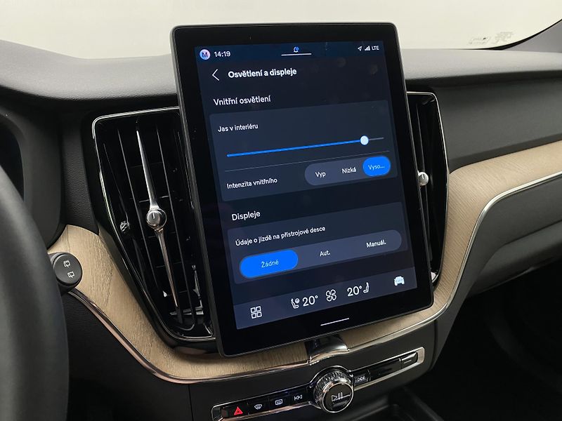 Volvo XC60 T8 AWD RECHARGE PLUS DARK CZ - fotka 55 z 66