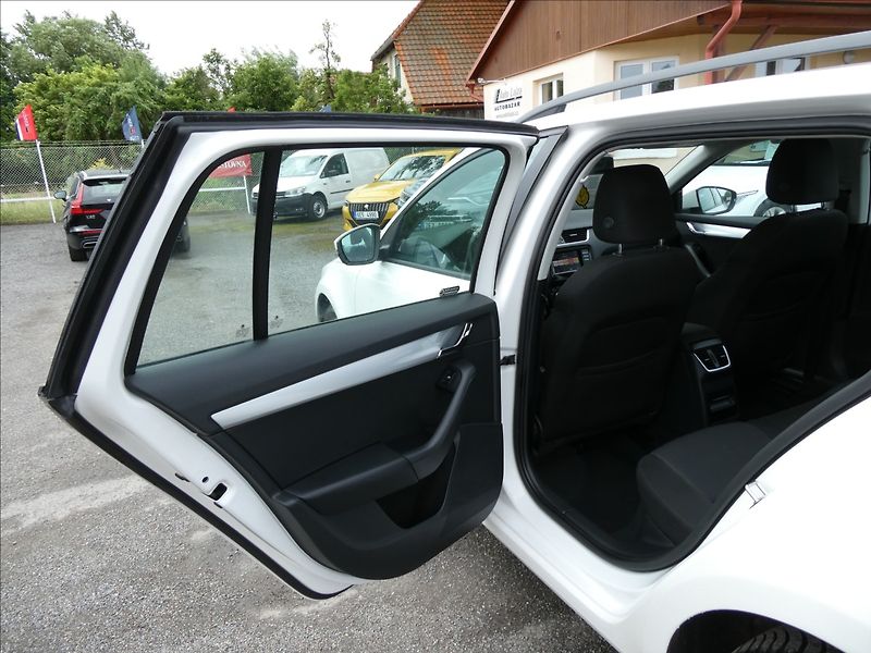Škoda Octavia 1,6 TDi 81kW STYLE, DPH, ČR - fotka 20 z 38