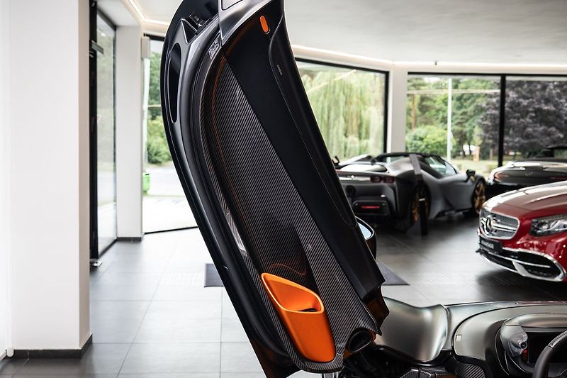 McLaren Ostatní One of 149/Lift/Karbon - fotka 6 z 31