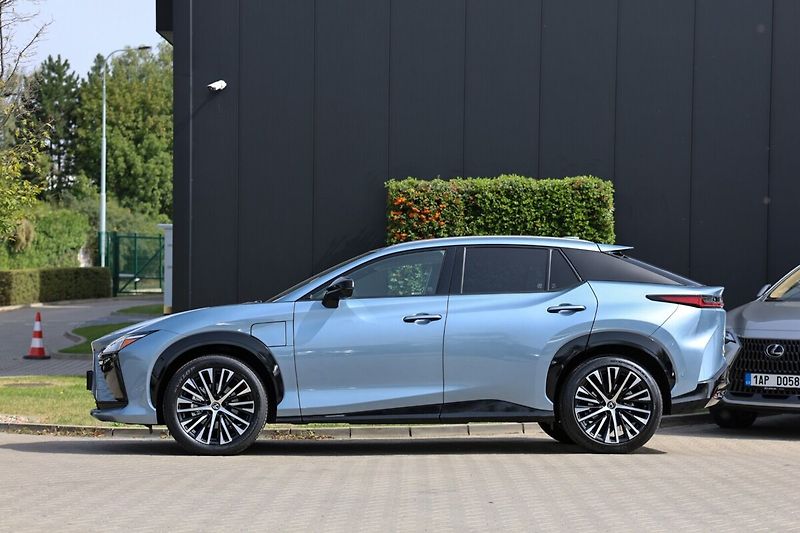 Lexus RZ 450e 450e LUXURY DIRECT4 - fotka 28 z 28