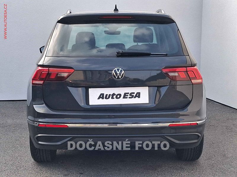 Volkswagen Tiguan (2021) 1.5 TSi, Life, DSG, kamera - fotka 5 z 17