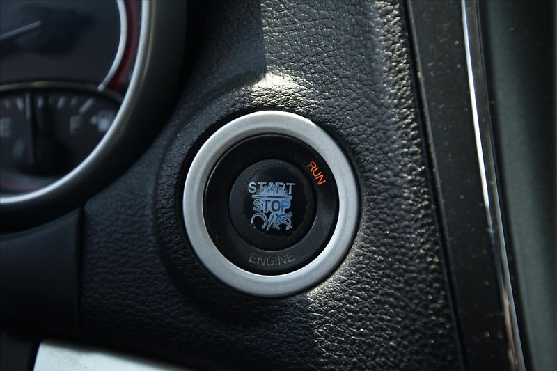 Fiat Freemont 2.0 MJT 125kW 4x4 7-MÍST ČR - fotka 20 z 31