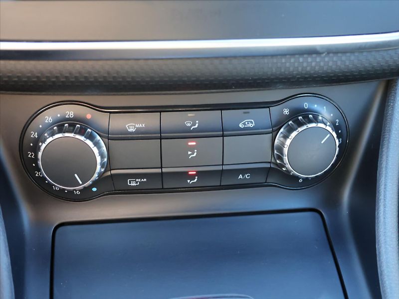 Mercedes-Benz Třídy A 2,1 200CDI 100kW Aut. Kůže - fotka 26 z 36