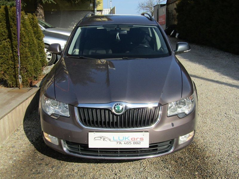 Škoda Superb (2011) 1.6 TDI 77kW ZIMNÍ PNEU - fotka 6 z 32