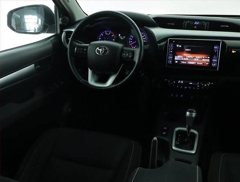Toyota Hilux (2020) 2.4 D-4D - fotka 7 z 16